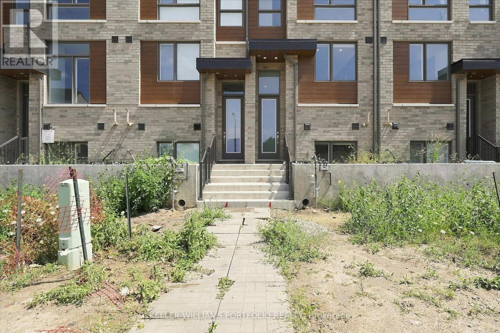 372 Lawrence Heights Way, Toronto, Ontario  M6A 0E8 - Photo 3 - C13694564