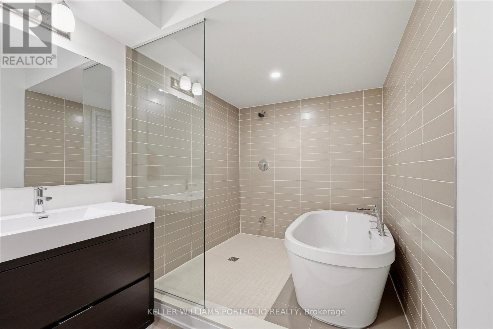 372 Lawrence Heights Way, Toronto, Ontario  M6A 0E8 - Photo 31 - C13694564