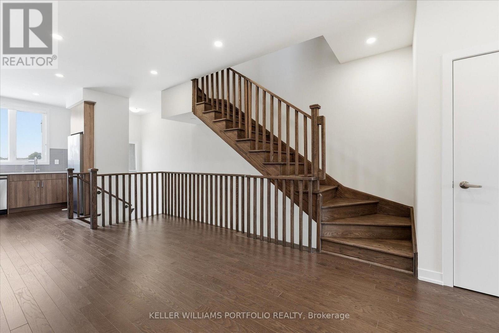 372 Lawrence Heights Way, Toronto, Ontario  M6A 0E8 - Photo 7 - C13694564