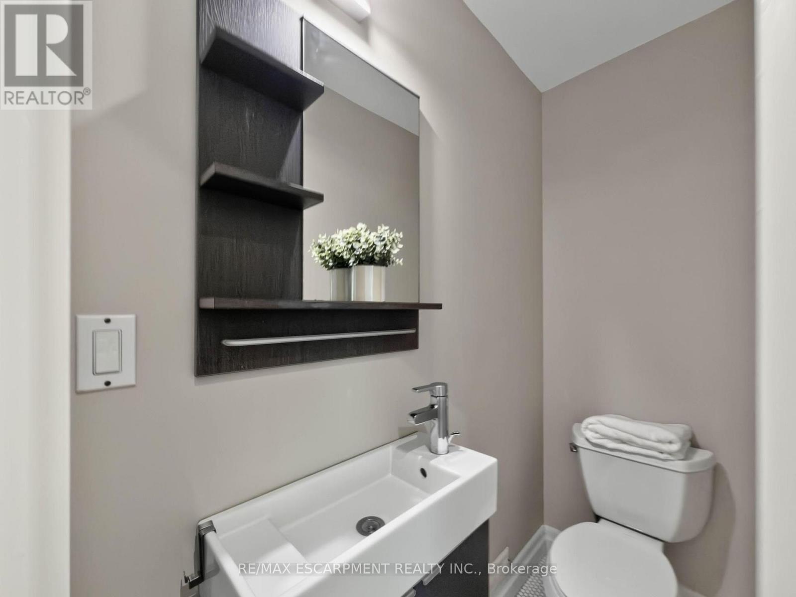 1239 Baldwin Drive, Oakville, Ontario  L6J 2W4 - Photo 12 - W13695820
