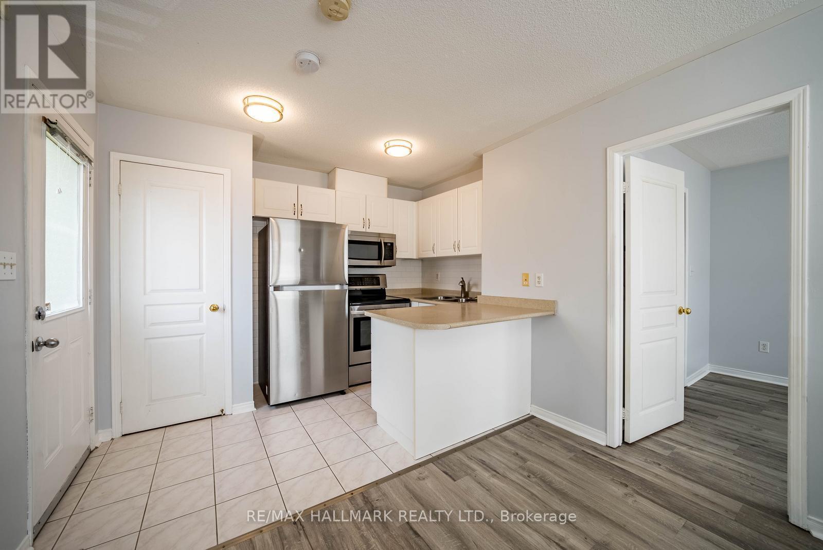 Coach House - 29 Hosta Avenue, Markham, Ontario  L6B 0J9 - Photo 5 - N13696062