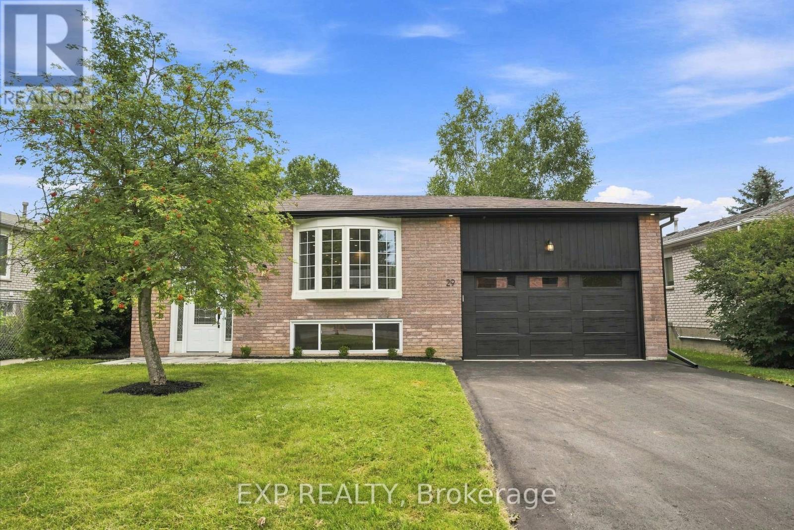 29 BECKETT AVENUE, East Gwillimbury, Ontario