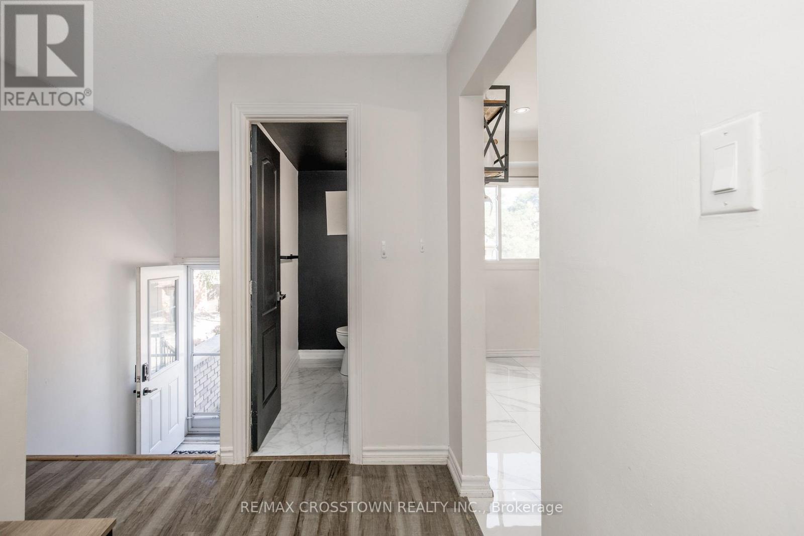 32 - 52 Adelaide Street, Barrie, Ontario  L4N 3T5 - Photo 19 - S13696080