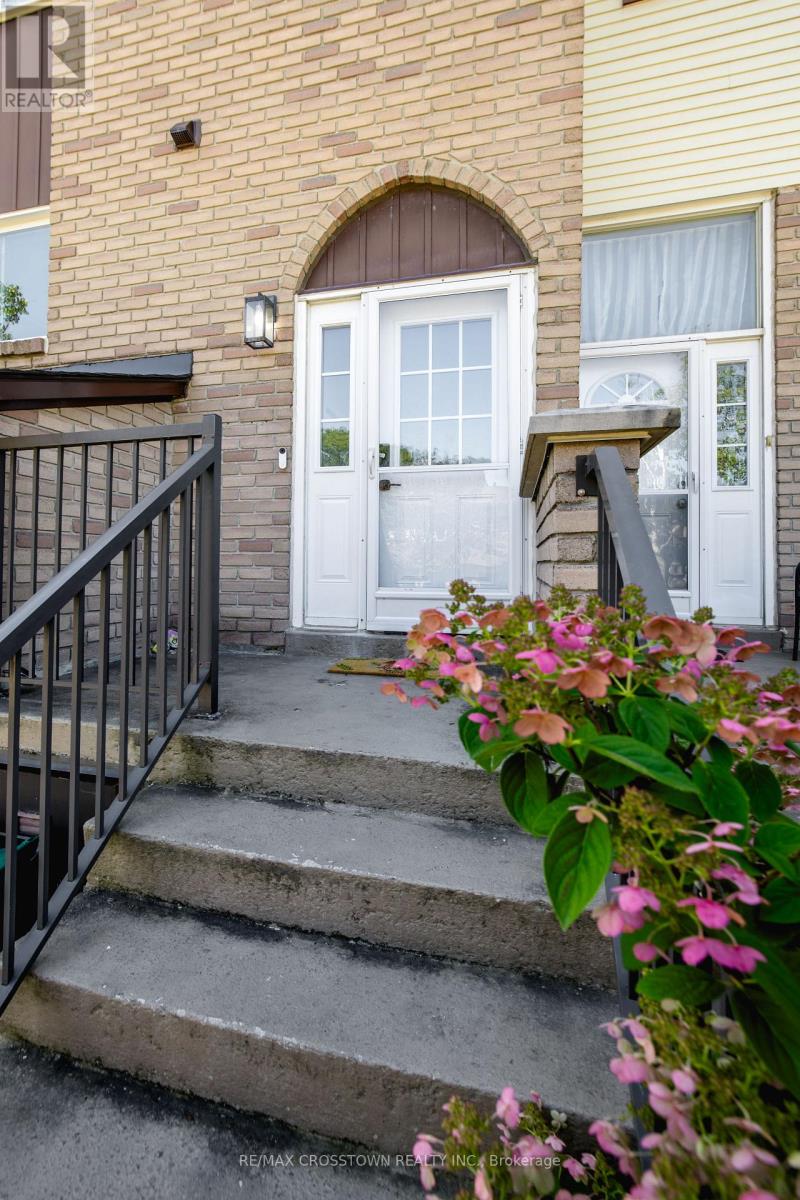 32 - 52 Adelaide Street, Barrie, Ontario  L4N 3T5 - Photo 3 - S13696080
