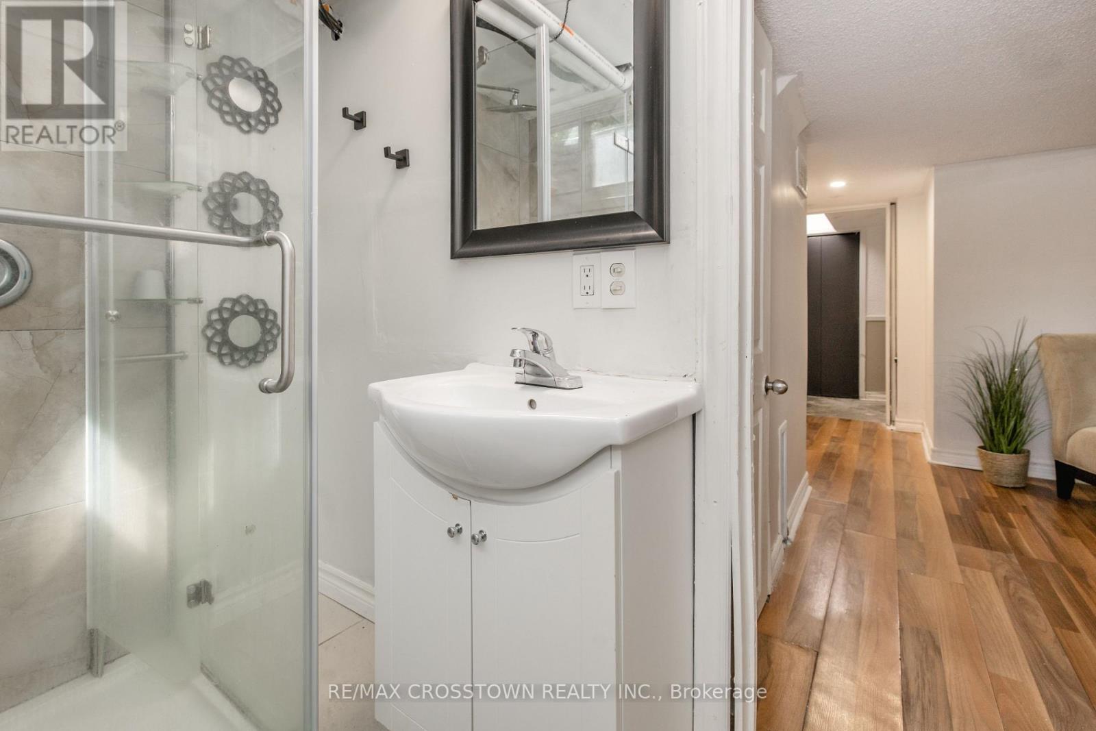 32 - 52 Adelaide Street, Barrie, Ontario  L4N 3T5 - Photo 36 - S13696080