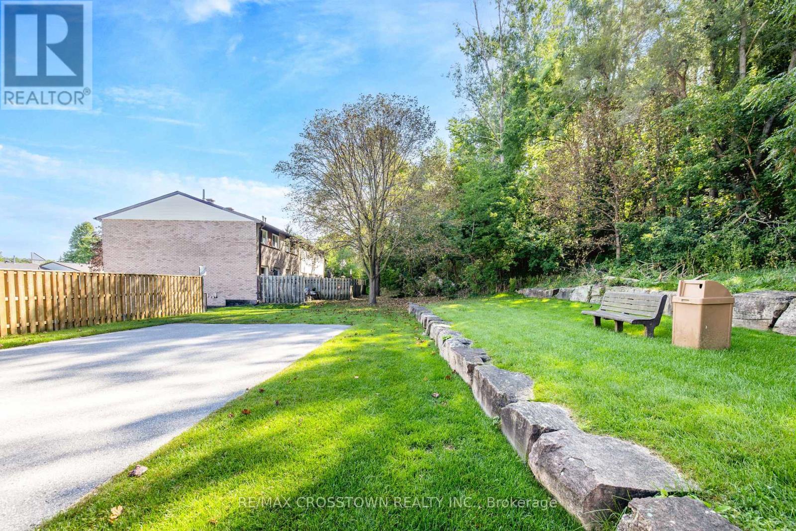 32 - 52 Adelaide Street, Barrie, Ontario  L4N 3T5 - Photo 44 - S13696080