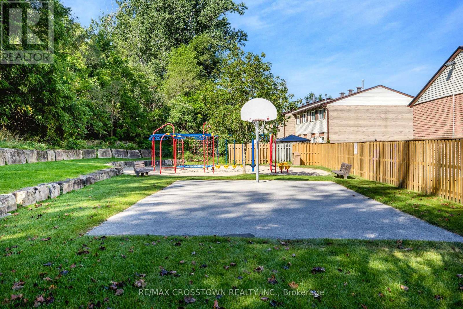 32 - 52 Adelaide Street, Barrie, Ontario  L4N 3T5 - Photo 45 - S13696080