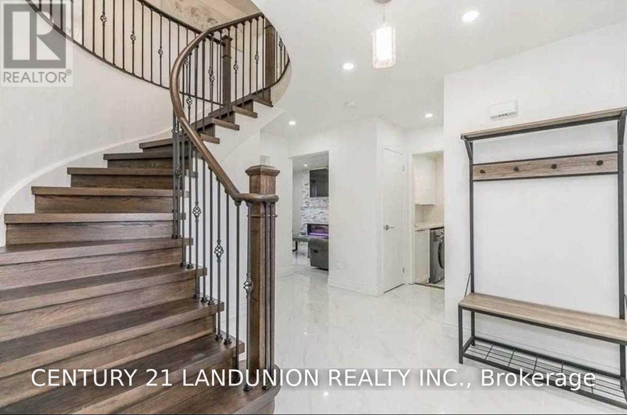 136 Livingstone Street W, Barrie (West Bayfield), Ontario  L4N 7J4 - Photo 2 - S13696164