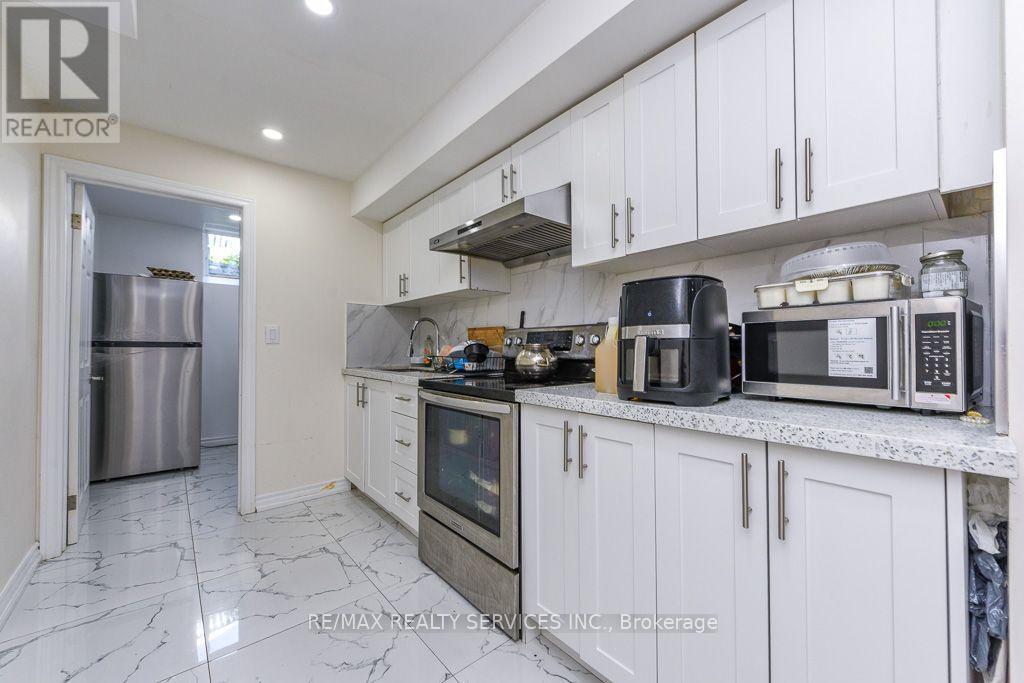 22 Robert Parkinson Drive W, Brampton, Ontario L7A 0Y3 - Photo 27 - W13693704
