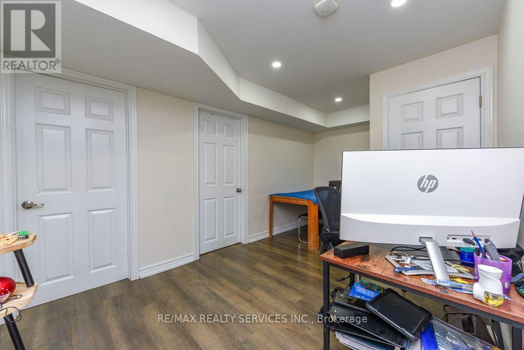 22 Robert Parkinson Drive W, Brampton, Ontario L7A 0Y3 - Photo 33 - W13693704