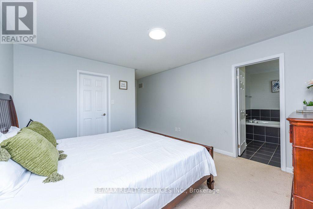 22 Robert Parkinson Drive W, Brampton, Ontario L7A 0Y3 - Photo 38 - W13693704