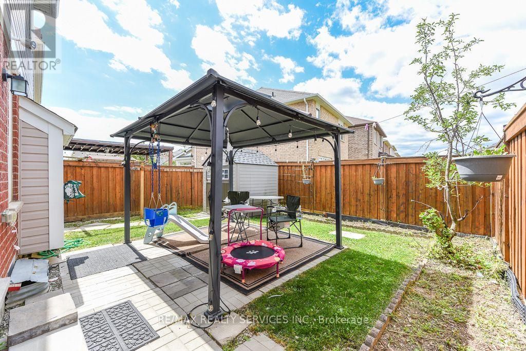 22 Robert Parkinson Drive W, Brampton, Ontario L7A 0Y3 - Photo 44 - W13693704