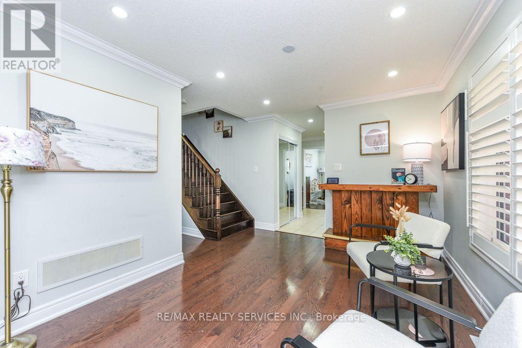 22 Robert Parkinson Drive W, Brampton, Ontario L7A 0Y3 - Photo 8 - W13693704