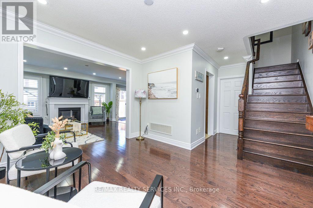 22 Robert Parkinson Drive W, Brampton, Ontario L7A 0Y3 - Photo 9 - W13693704
