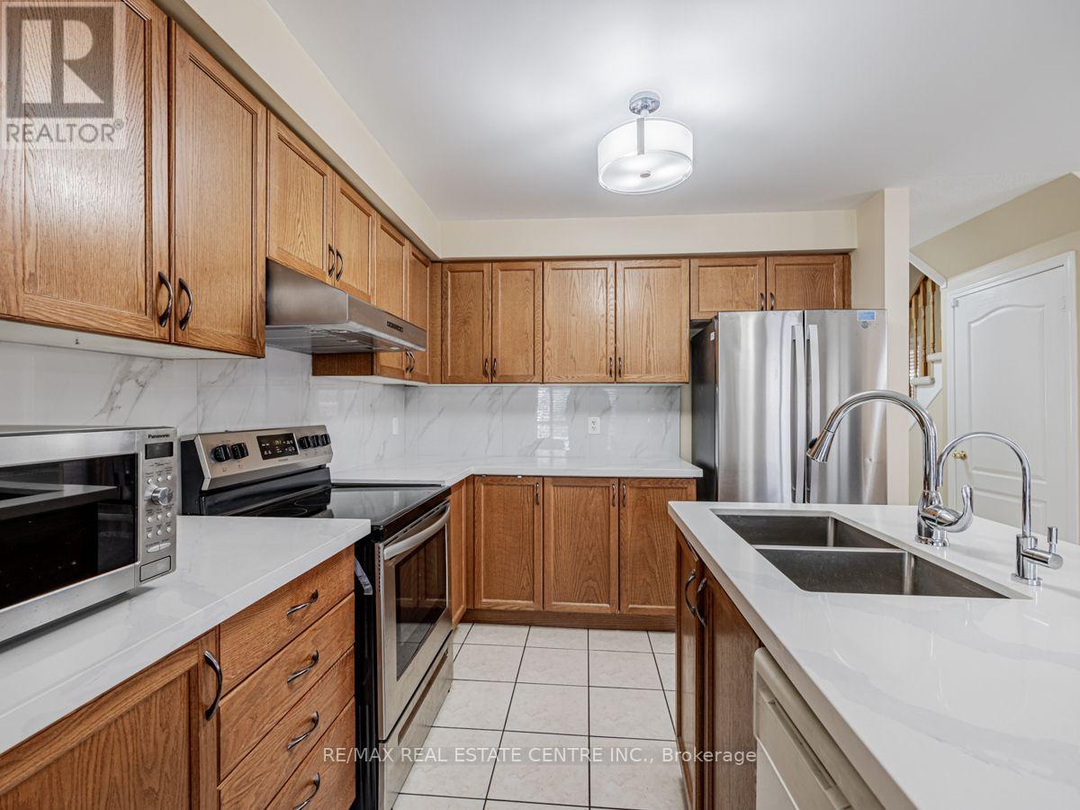 Upper - 140 Cadillac Crescent, Brampton, Ontario  L7A 3B4 - Photo 12 - W13696030