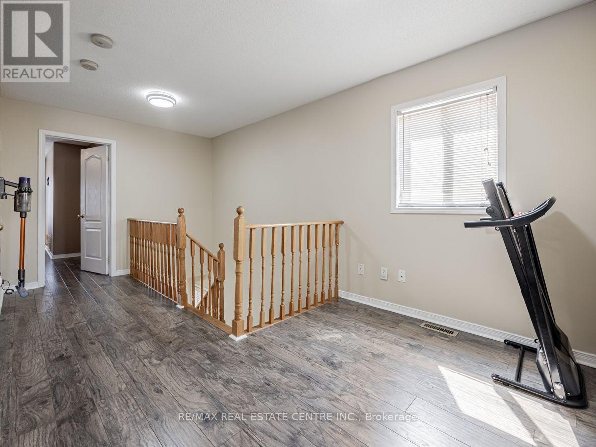 Upper - 140 Cadillac Crescent, Brampton, Ontario  L7A 3B4 - Photo 15 - W13696030