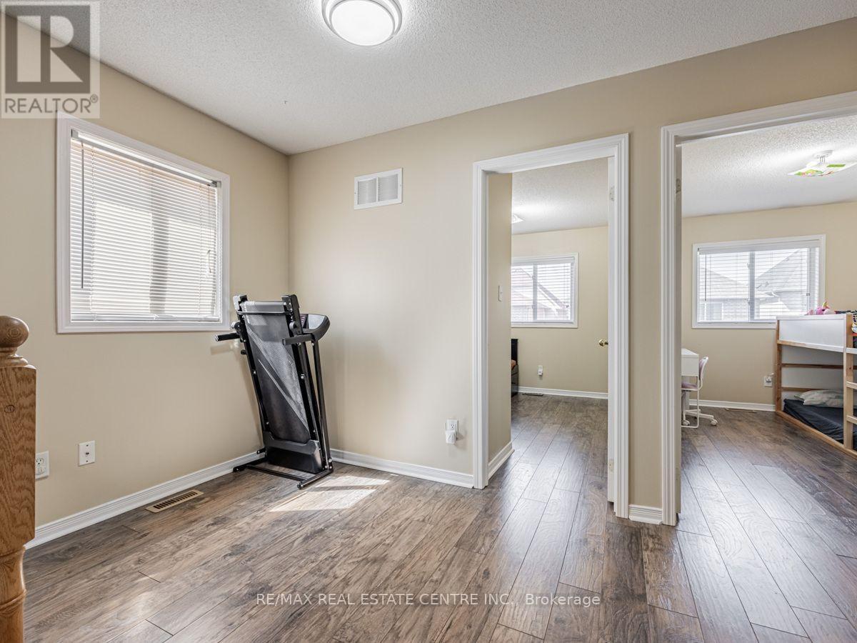 Upper - 140 Cadillac Crescent, Brampton, Ontario  L7A 3B4 - Photo 16 - W13696030