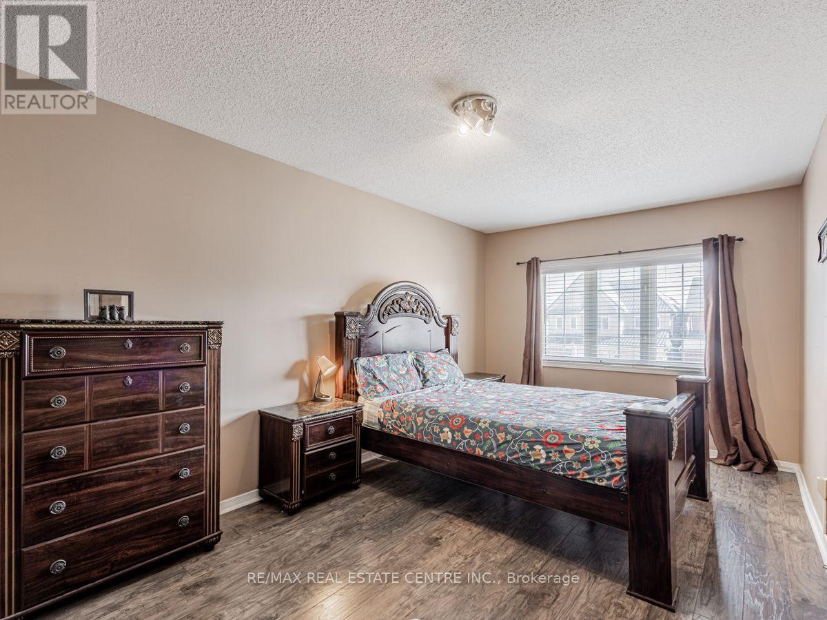 Upper - 140 Cadillac Crescent, Brampton, Ontario  L7A 3B4 - Photo 17 - W13696030