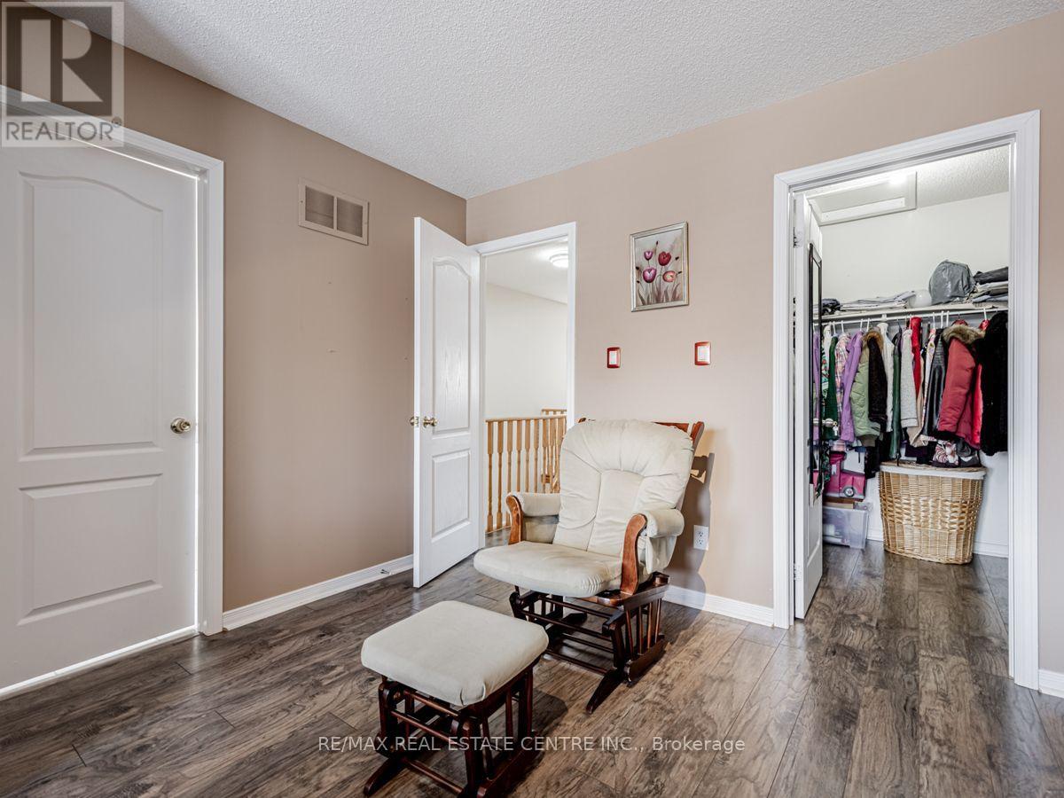 Upper - 140 Cadillac Crescent, Brampton, Ontario  L7A 3B4 - Photo 18 - W13696030