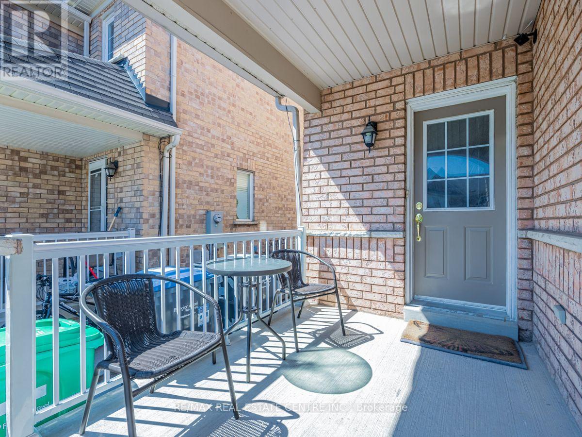 Upper - 140 Cadillac Crescent, Brampton, Ontario  L7A 3B4 - Photo 2 - W13696030