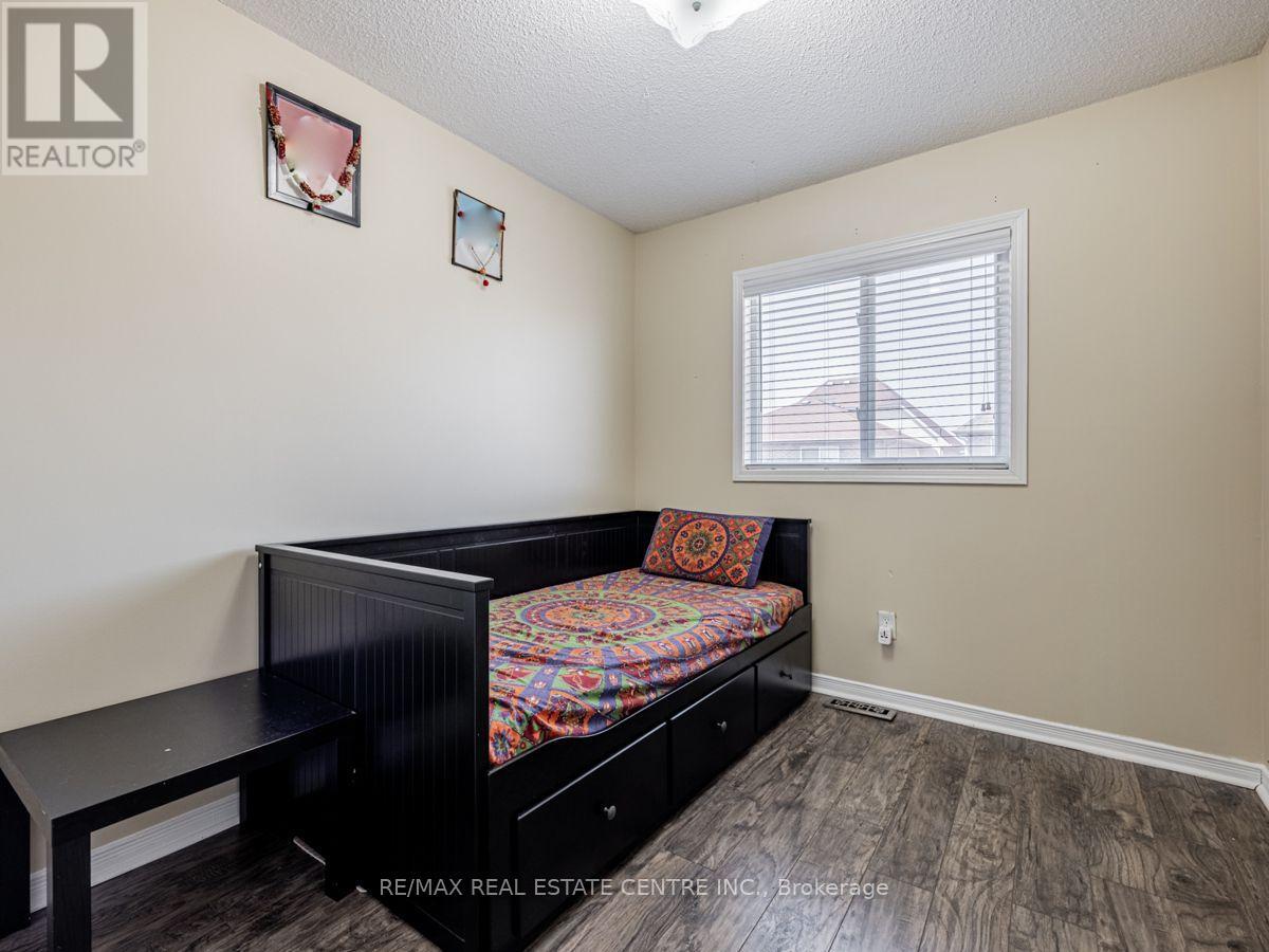 Upper - 140 Cadillac Crescent, Brampton, Ontario  L7A 3B4 - Photo 20 - W13696030