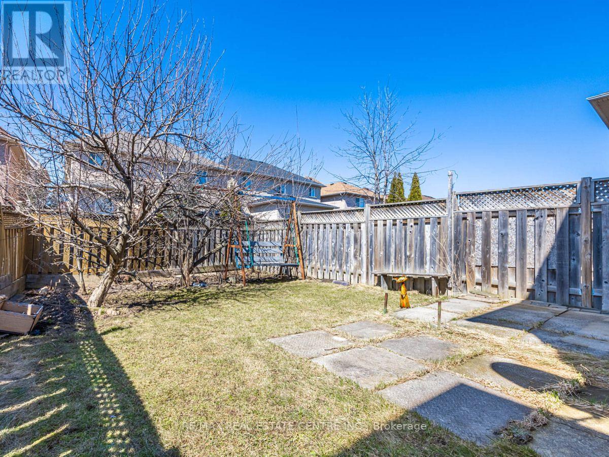 Upper - 140 Cadillac Crescent, Brampton, Ontario  L7A 3B4 - Photo 24 - W13696030