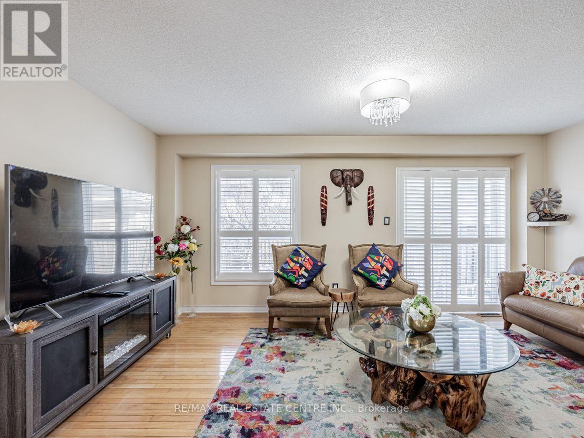 Upper - 140 Cadillac Crescent, Brampton, Ontario  L7A 3B4 - Photo 6 - W13696030