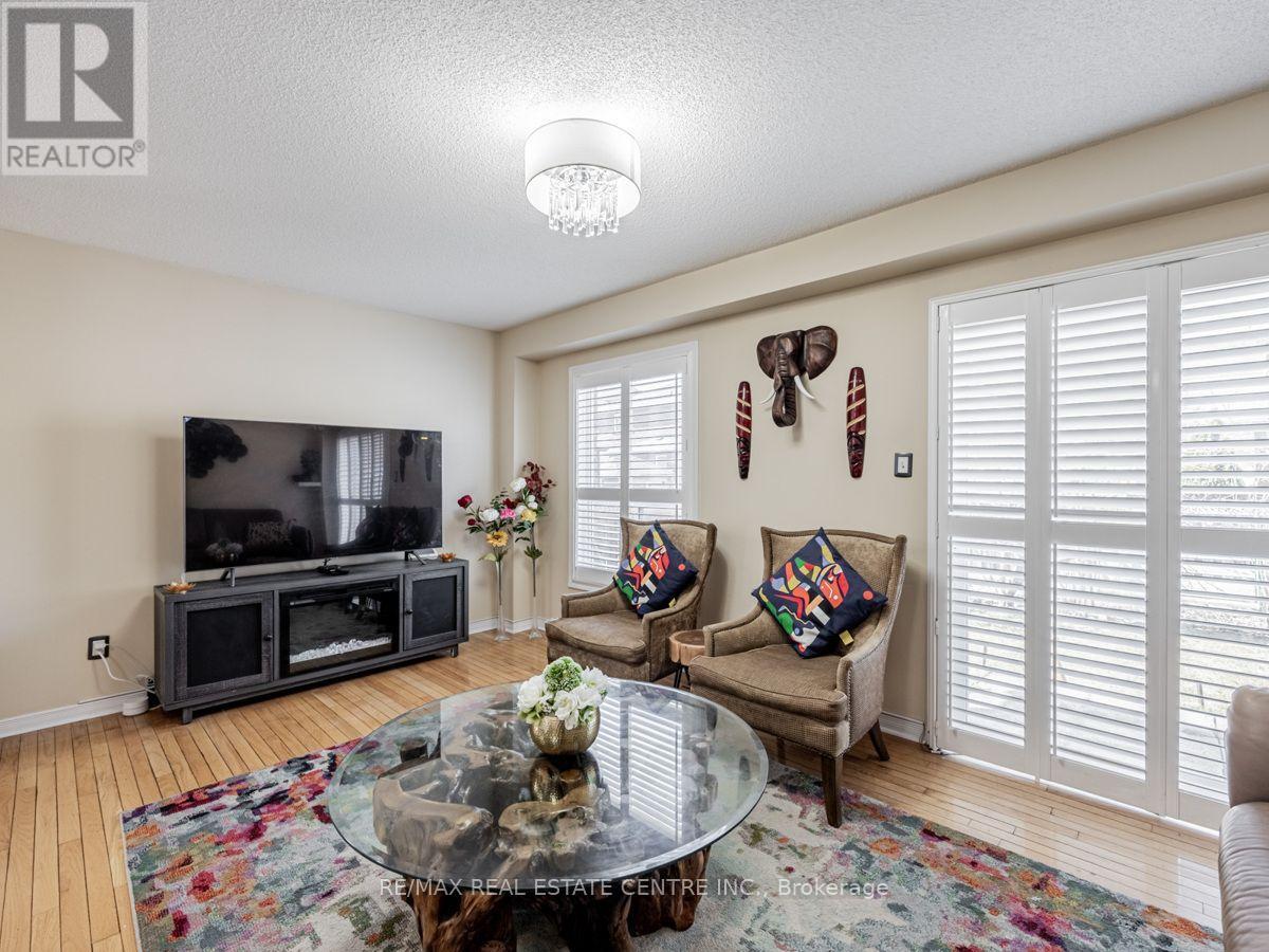 Upper - 140 Cadillac Crescent, Brampton, Ontario  L7A 3B4 - Photo 8 - W13696030