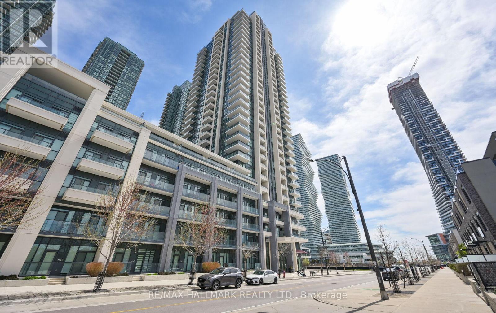 425 - 4055 Parkside Village Drive, Mississauga, Ontario  L5B 0K8 - Photo 2 - W13696066