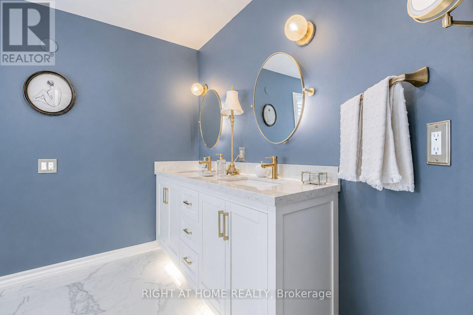241 Lexington Road, Oakville, Ontario  L6H 6L5 - Photo 16 - W13696182
