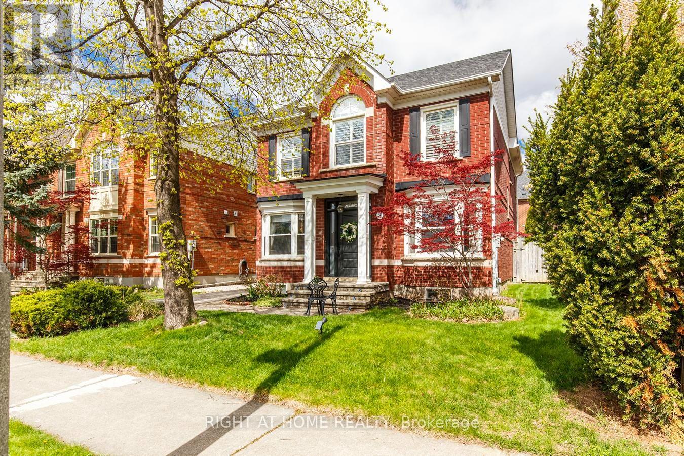 241 Lexington Road, Oakville, Ontario  L6H 6L5 - Photo 2 - W13696182