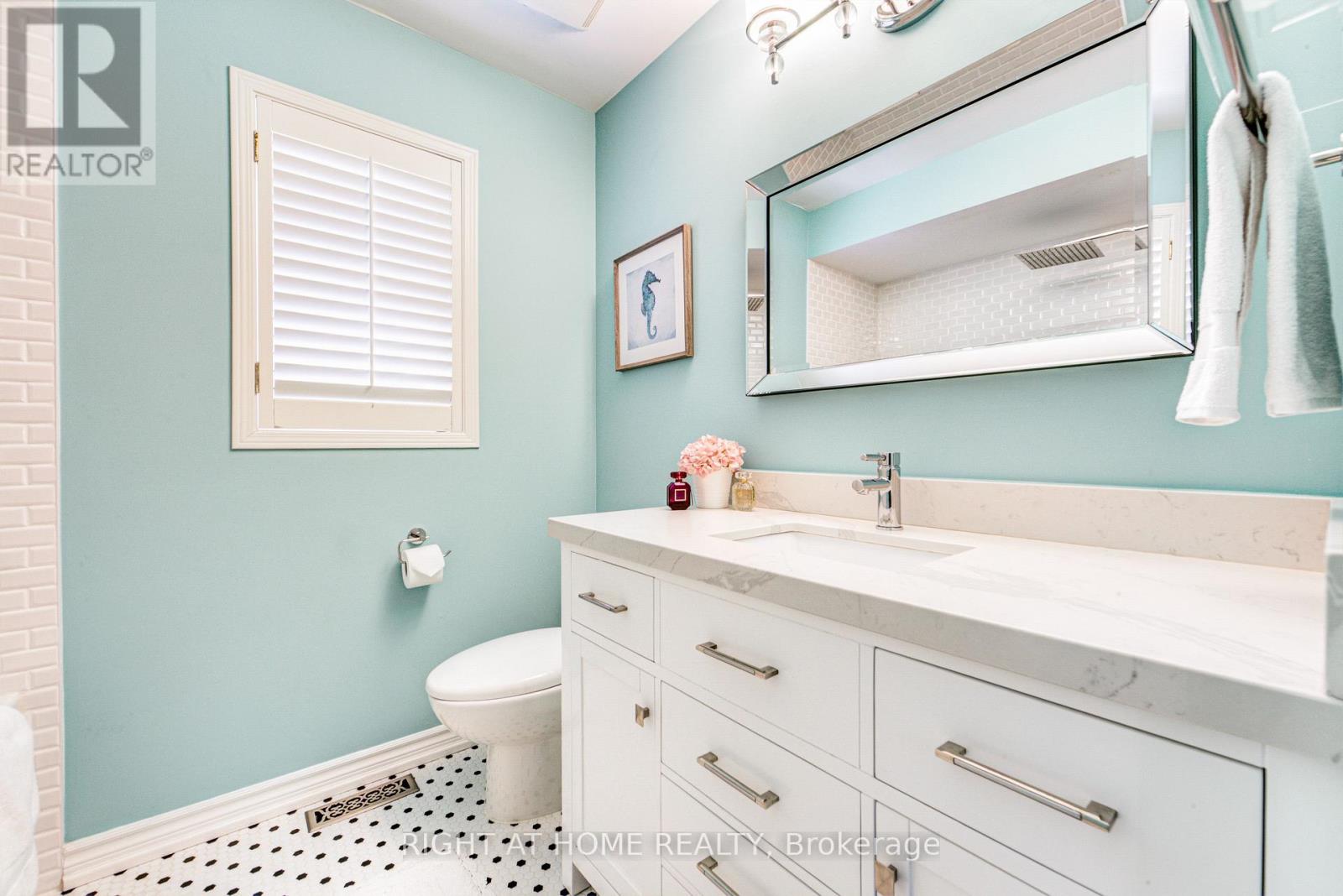 241 Lexington Road, Oakville, Ontario  L6H 6L5 - Photo 20 - W13696182