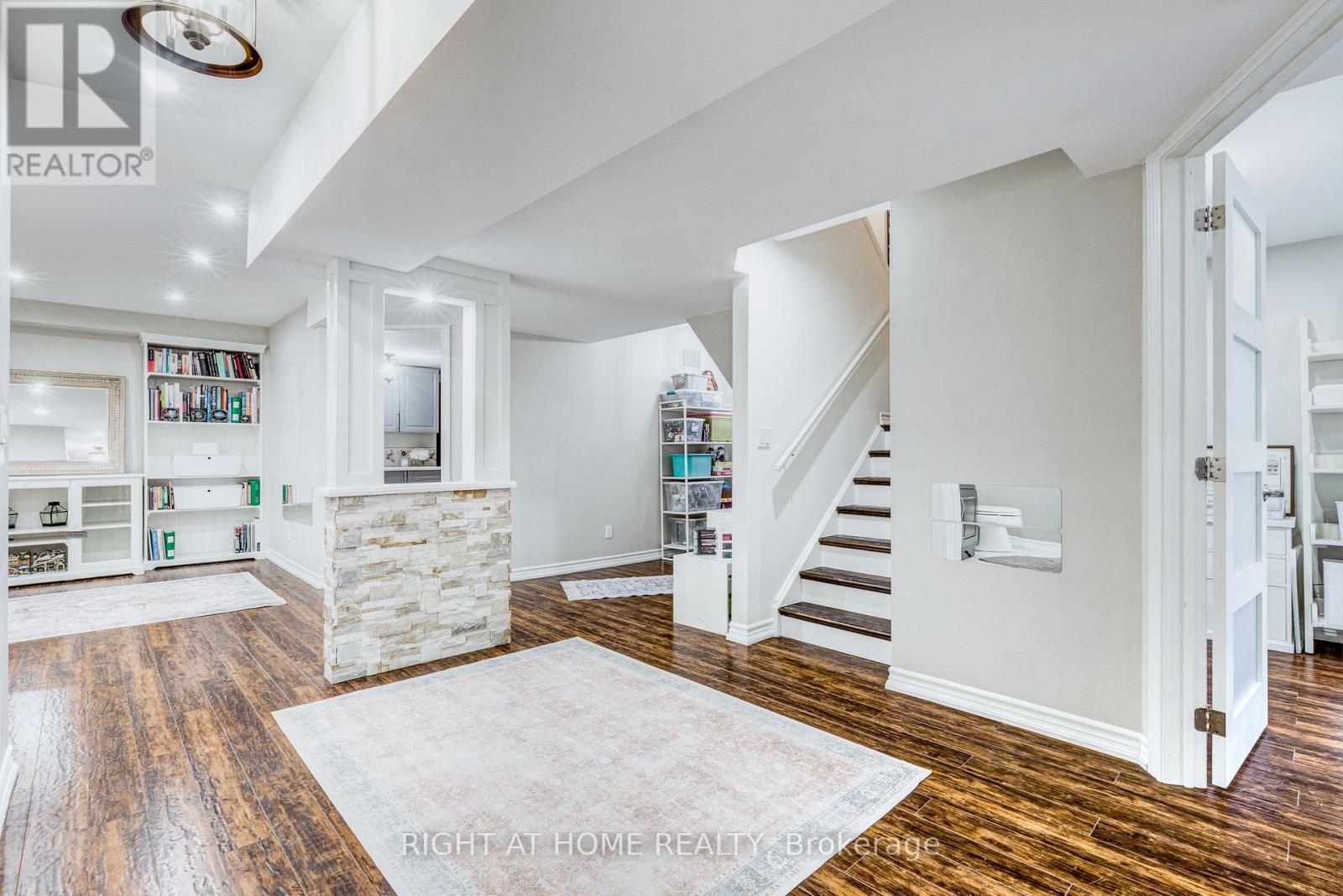 241 Lexington Road, Oakville, Ontario  L6H 6L5 - Photo 21 - W13696182