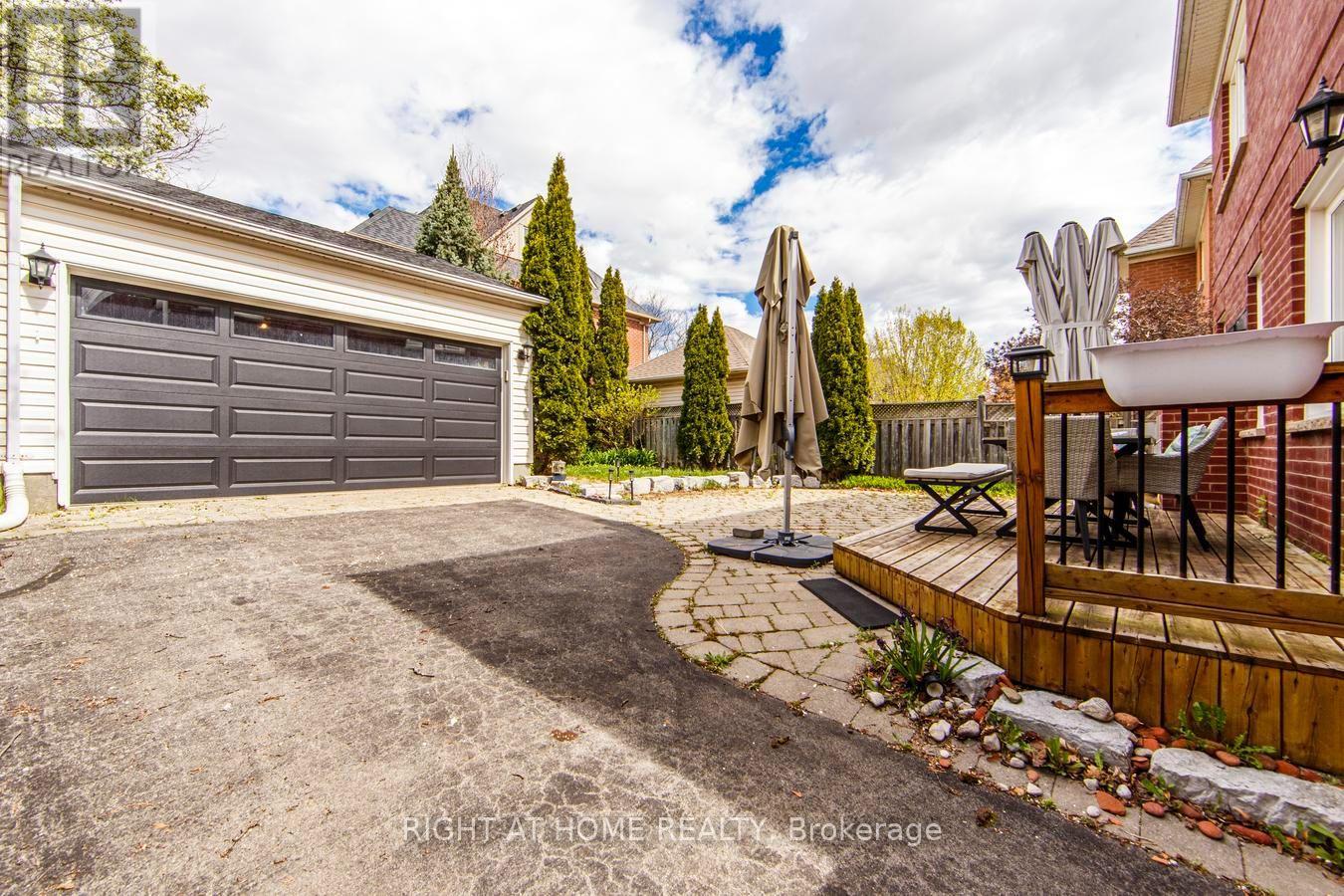 241 Lexington Road, Oakville, Ontario  L6H 6L5 - Photo 30 - W13696182