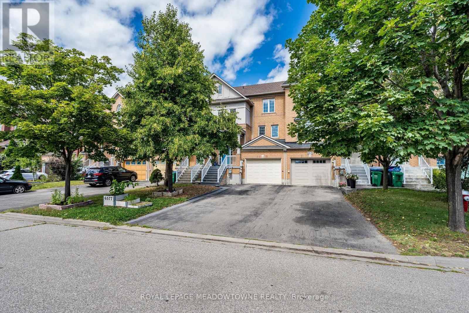 6577 Jazzy Mews, Mississauga, Ontario  L5W 1R9 - Photo 2 - W13696210