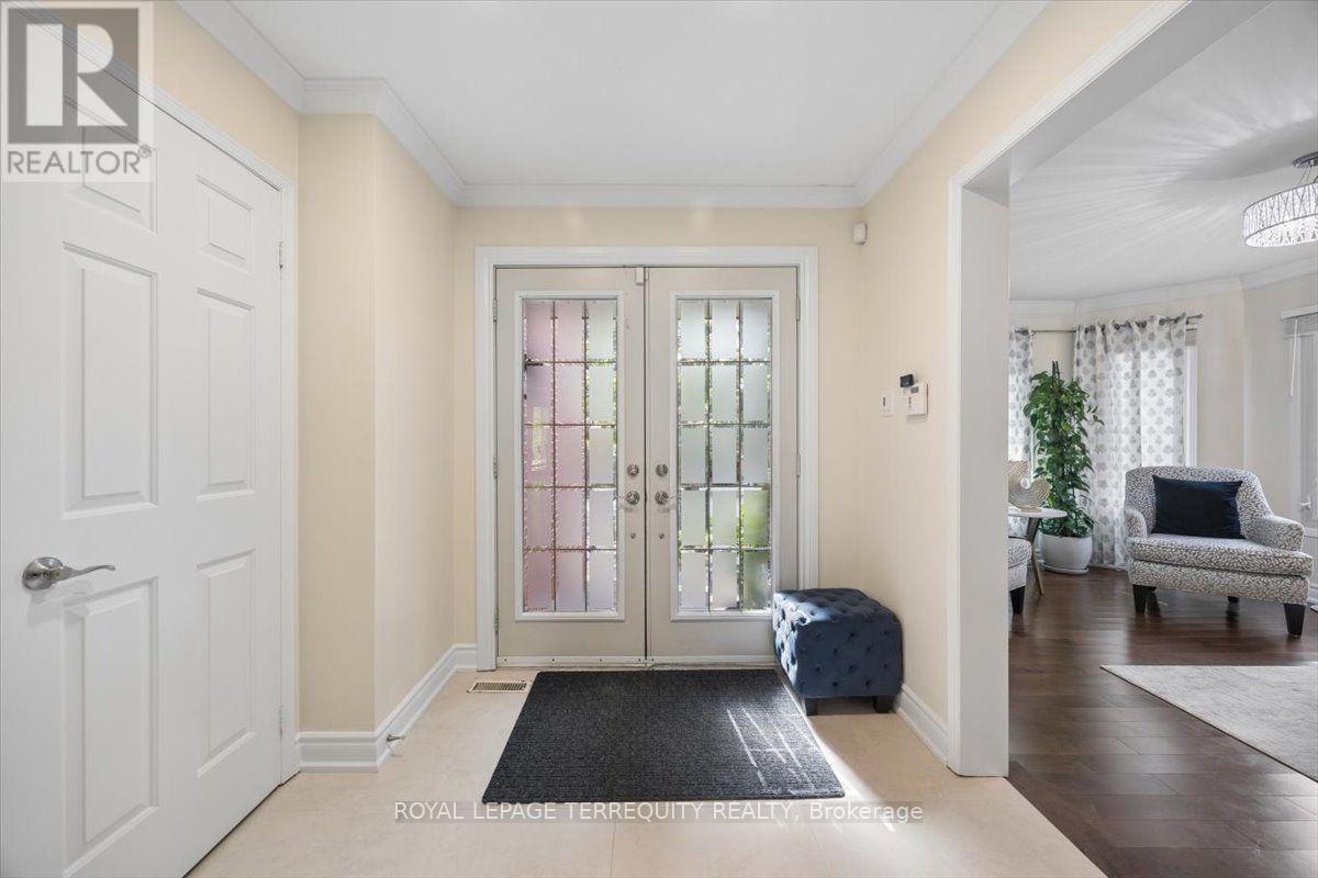 1207 Dogwood Crescent, Oakville, Ontario  L6J 7J2 - Photo 5 - W13696222