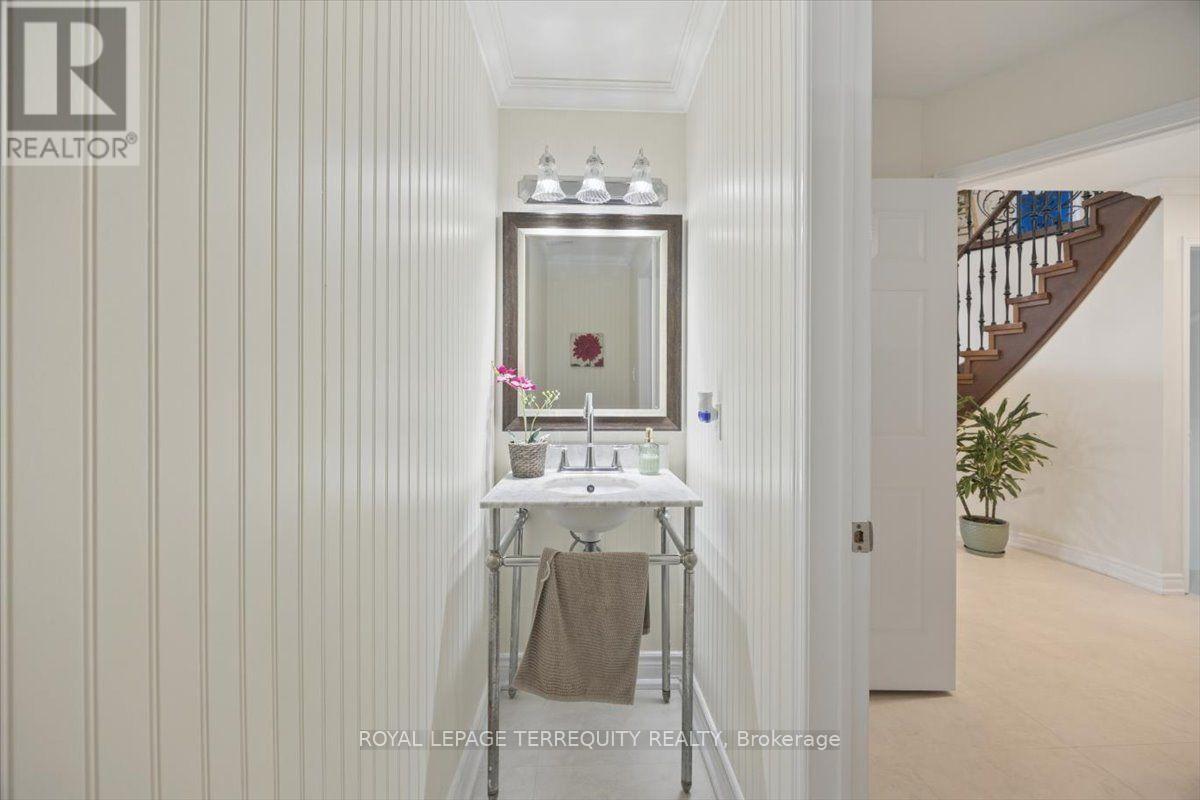 1207 Dogwood Crescent, Oakville, Ontario  L6J 7J2 - Photo 9 - W13696222