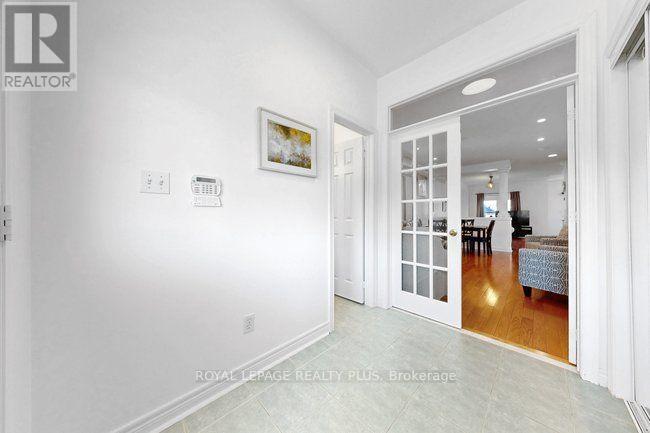 3621 Bala Drive, Mississauga, Ontario  L5M 7N2 - Photo 7 - W13696274