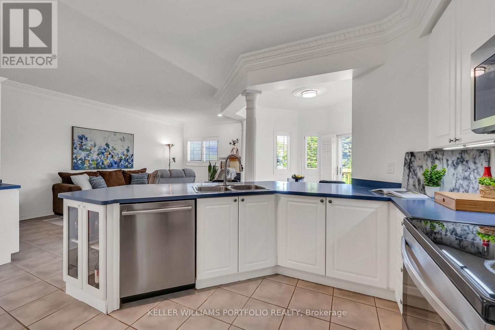 8 Vista View Court, Caledon, Ontario  L7C 1E1 - Photo 7 - W13696312