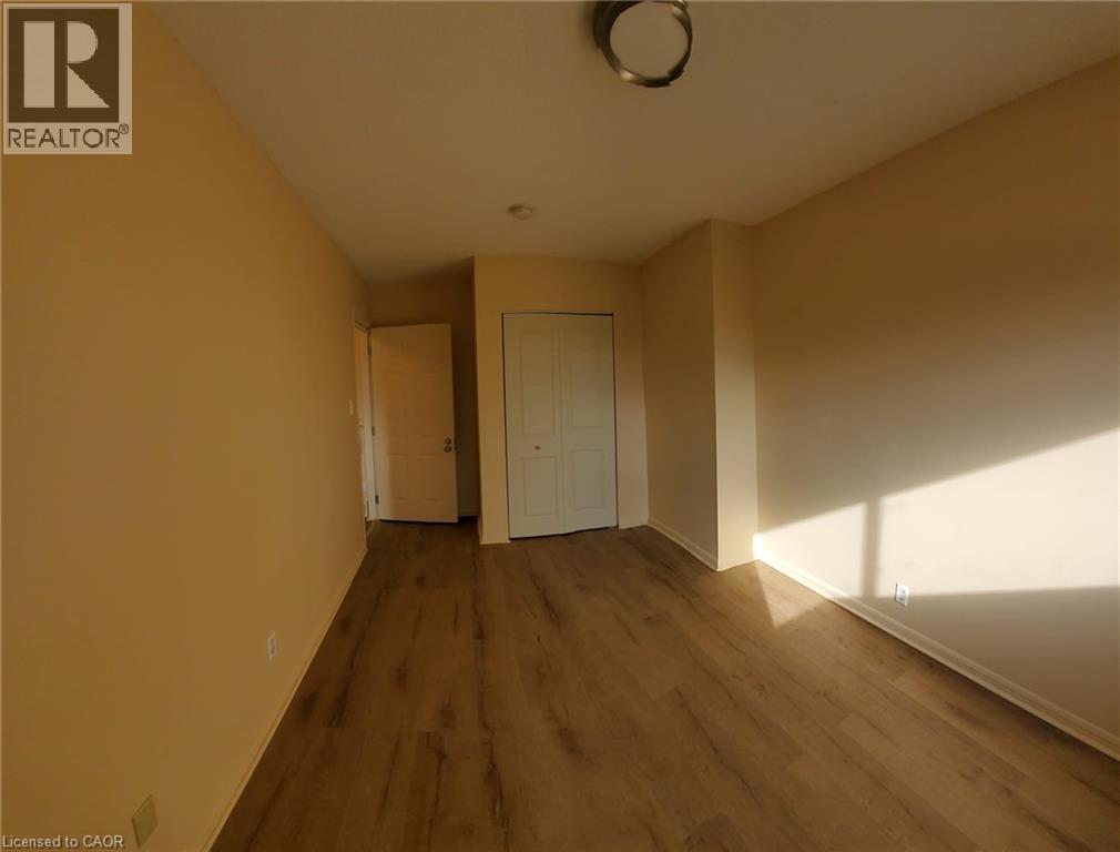 225 Shakespeare Drive Unit# 9, Waterloo, Ontario  N2L 2T5 - Photo 7 - 40857270