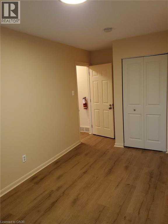 225 Shakespeare Drive Unit# 9, Waterloo, Ontario  N2L 2T5 - Photo 9 - 40857270