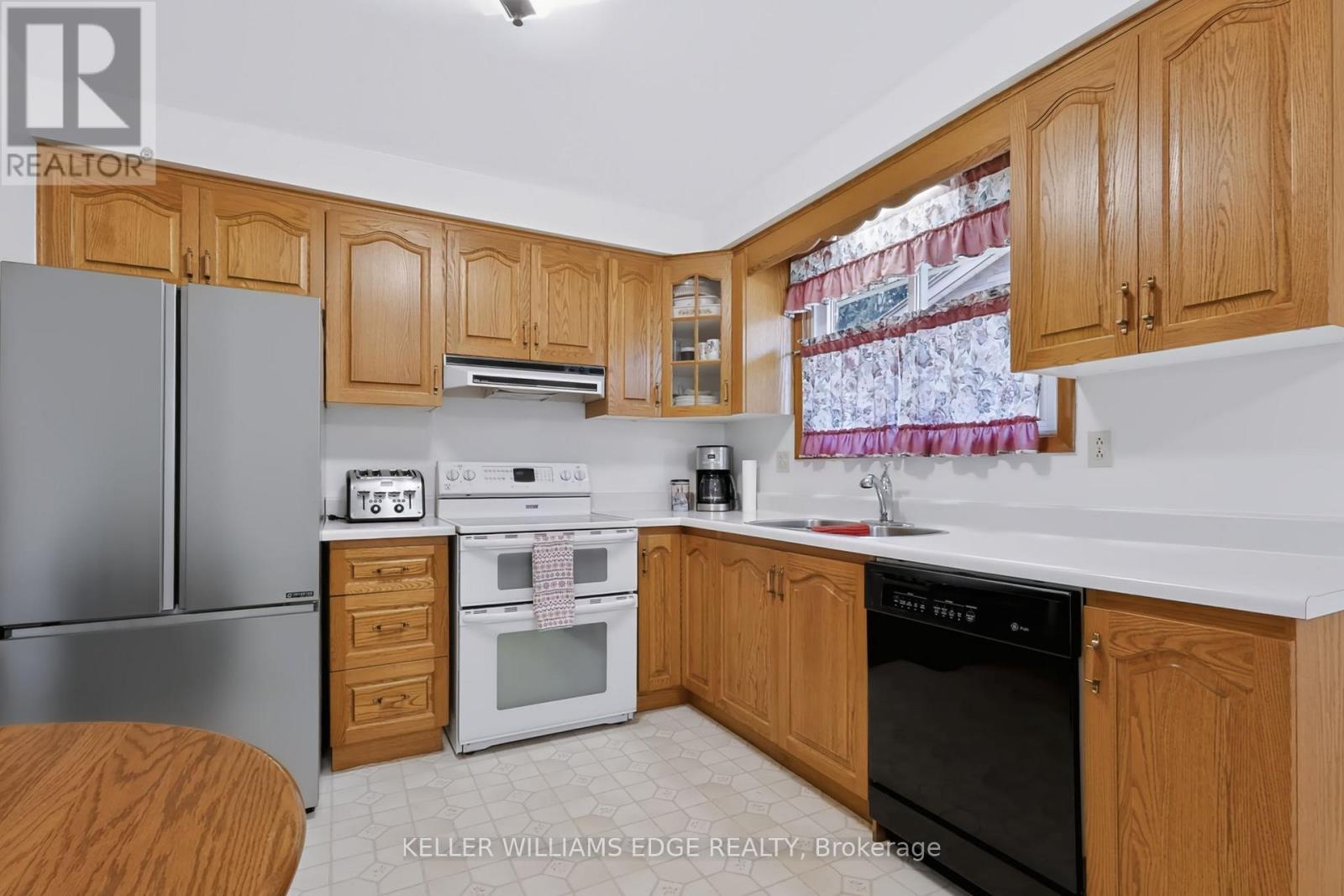 35 Burrwood Drive, Hamilton, Ontario  L9C 3S9 - Photo 11 - X13696046