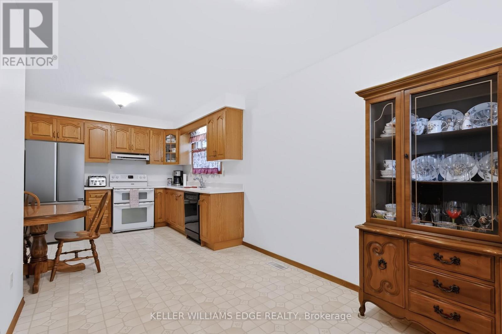 35 Burrwood Drive, Hamilton, Ontario  L9C 3S9 - Photo 8 - X13696046