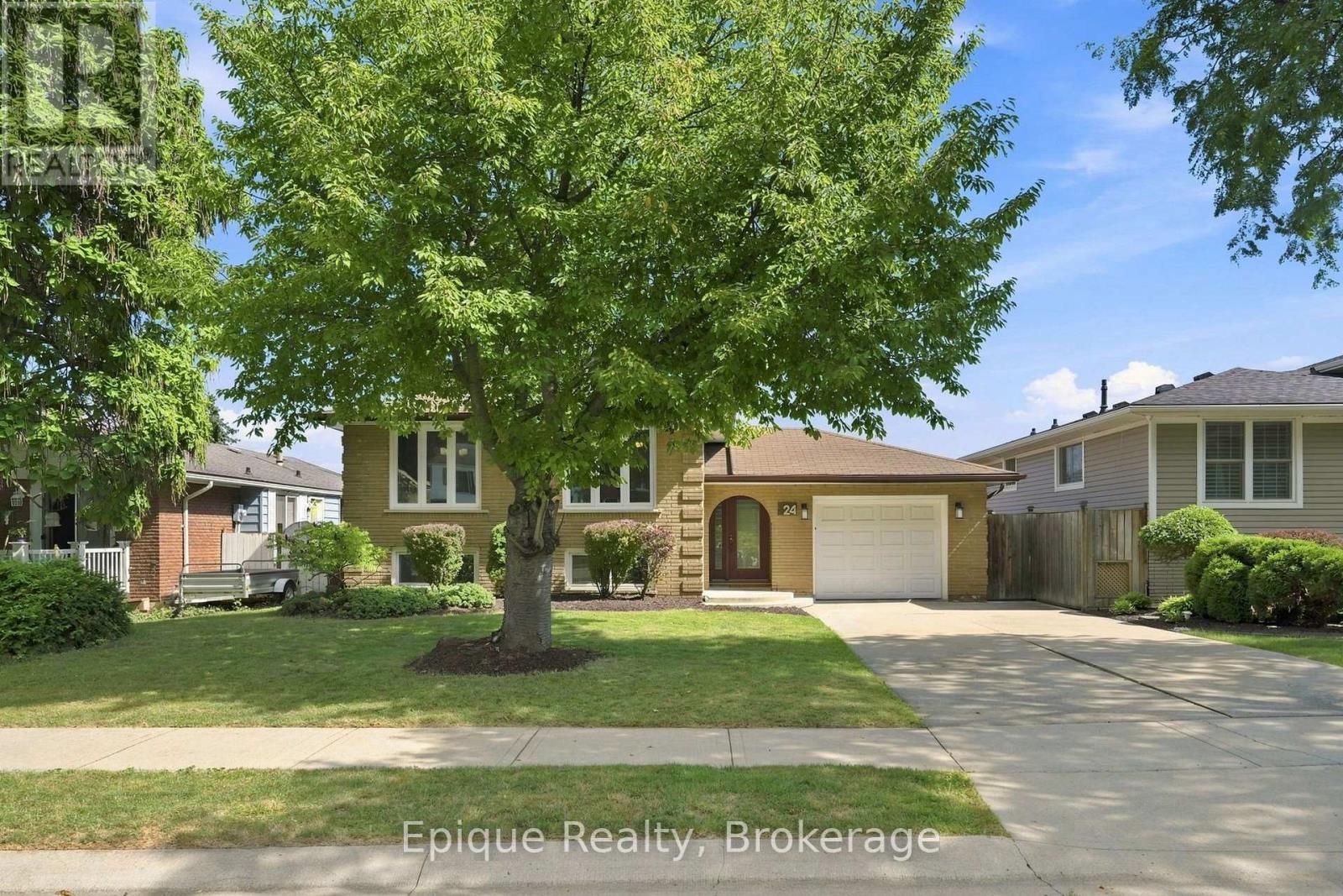 24 Brae Crest Drive, Hamilton, Ontario  L8G 3A6 - Photo 2 - X13696204