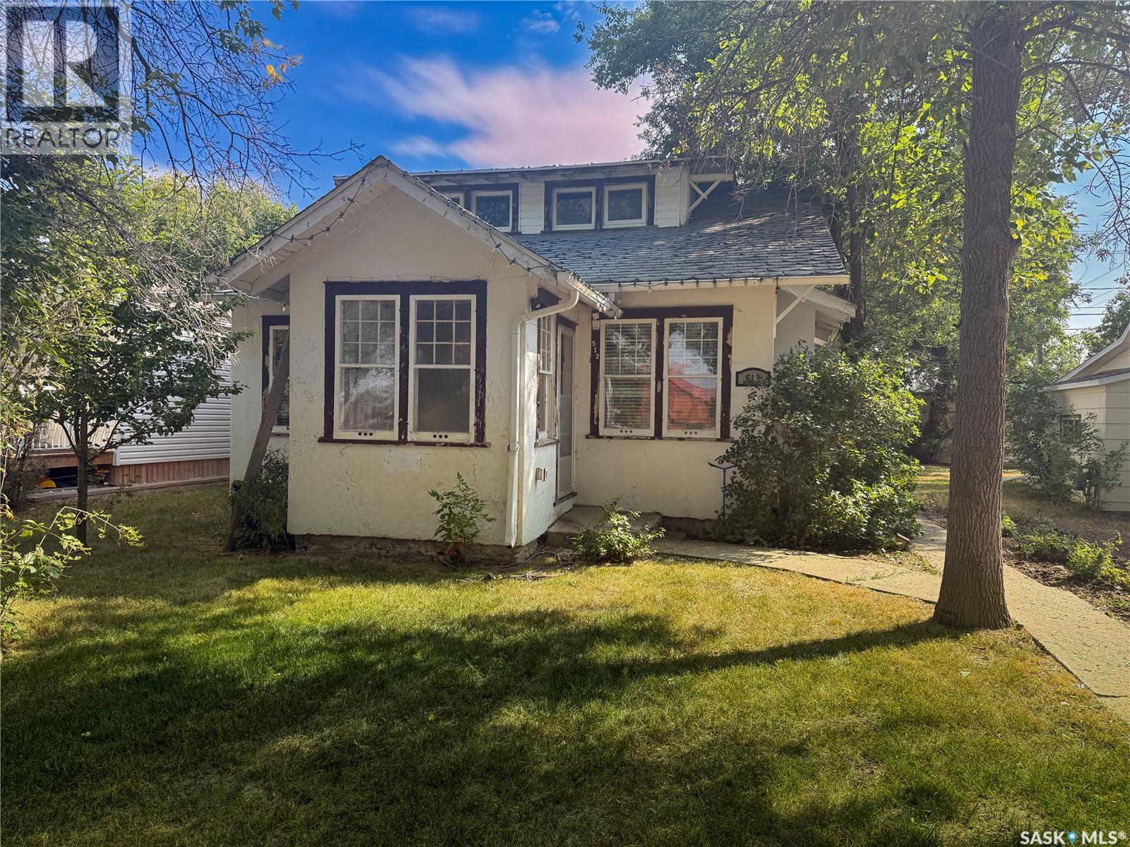 512 1st STREET W, Shaunavon, Saskatchewan