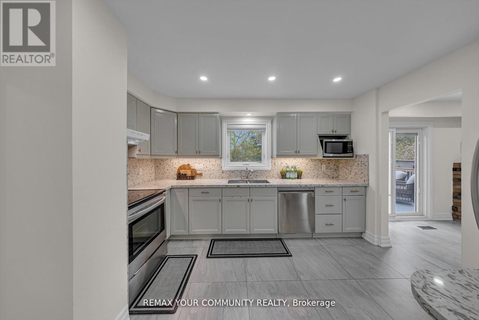 22 Madelaine Crescent, Brampton, Ontario L6S 2Y9 - Photo 15 - W13696012