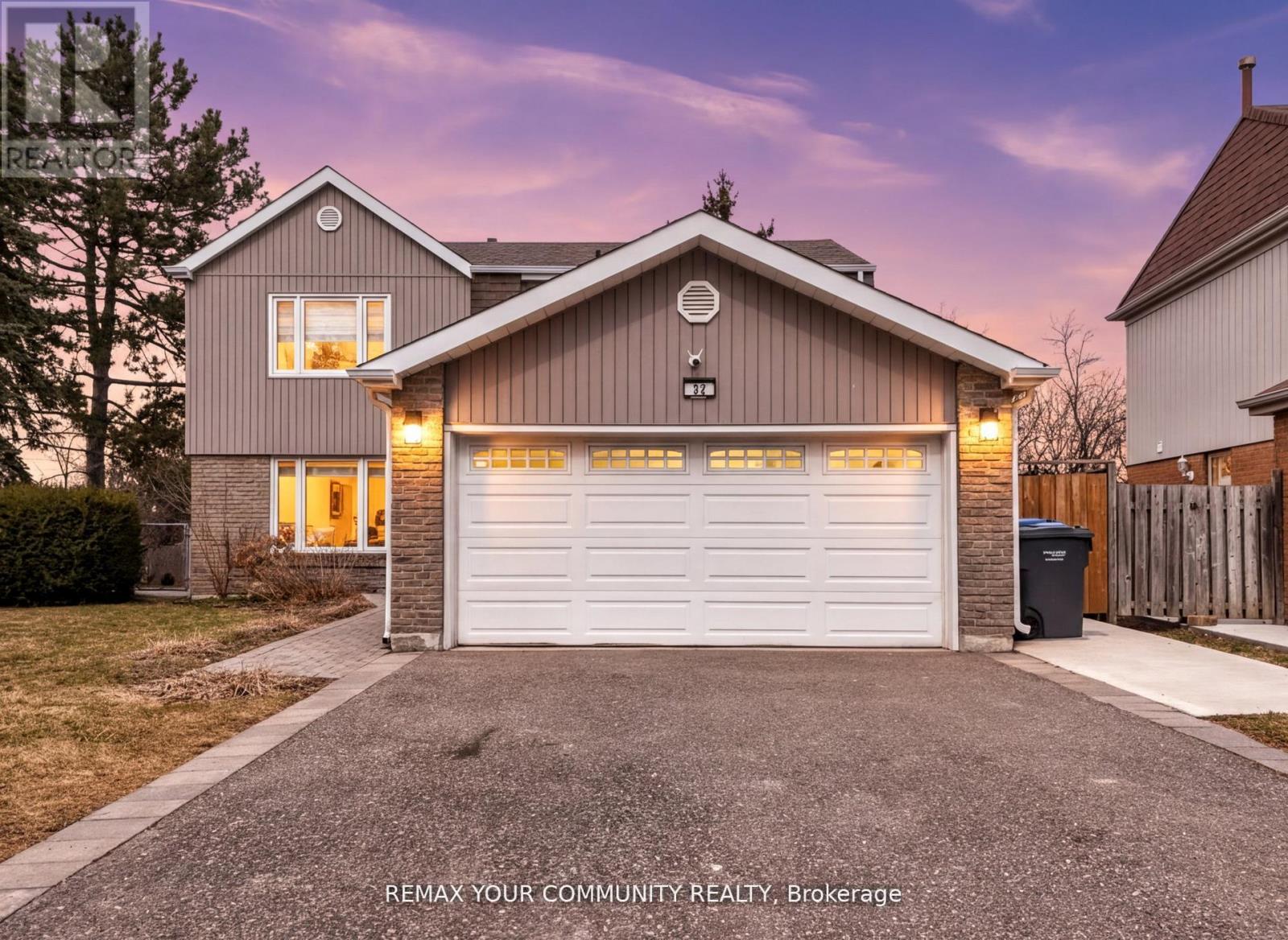 22 MADELAINE CRESCENT, Brampton, Ontario