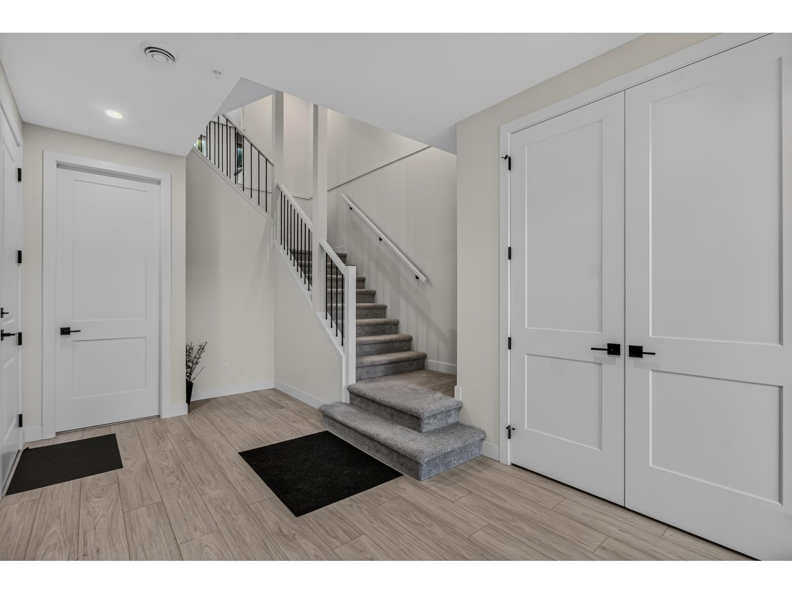 31559 Mccreath Place, Mission, British Columbia  V4S 0E9 - Photo 4 - R3157455