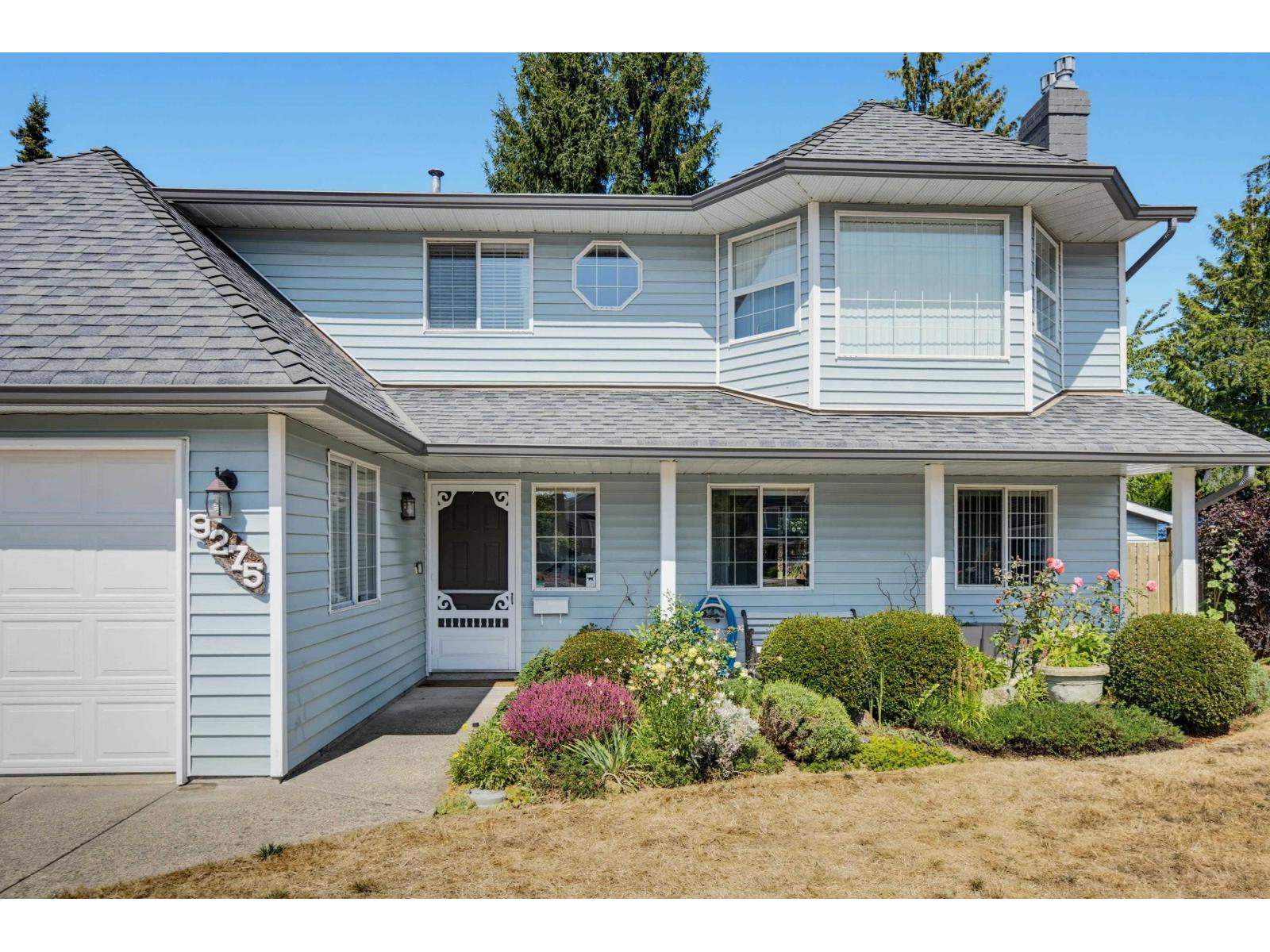 9275 155 Street, Surrey, British Columbia  V3R 9B3 - Photo 2 - R3157096