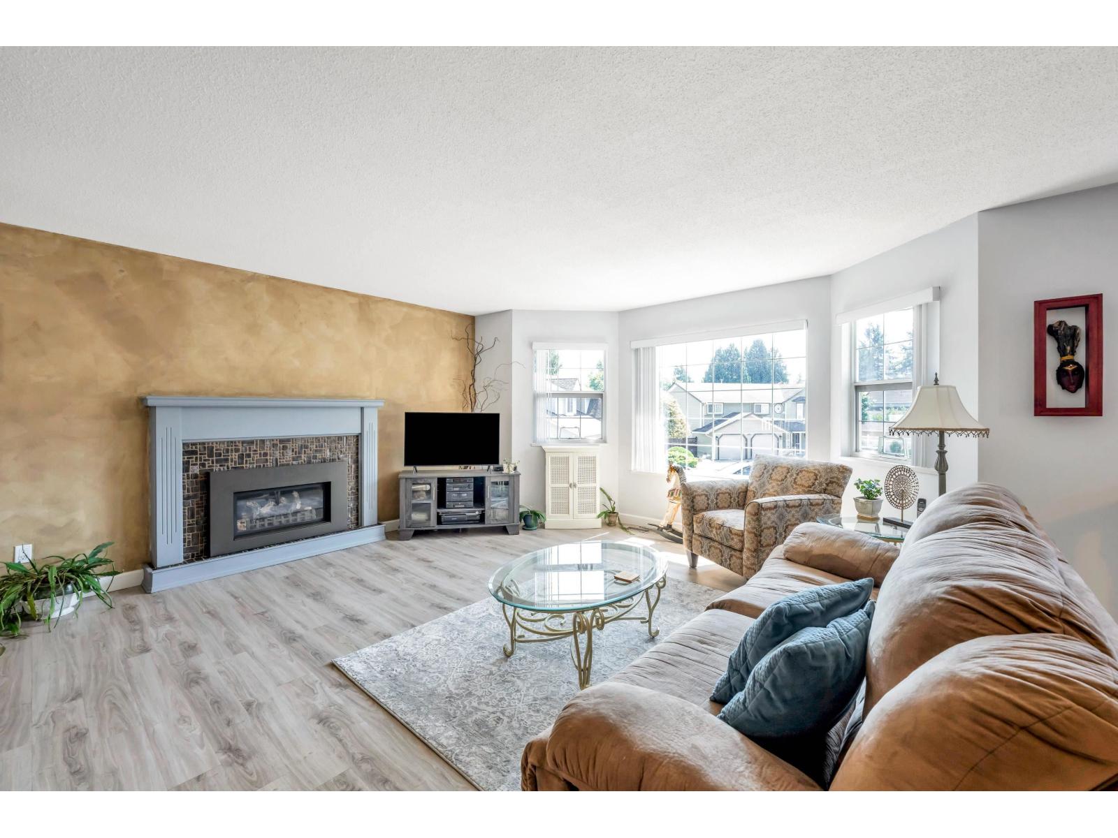 9275 155 Street, Surrey, British Columbia  V3R 9B3 - Photo 4 - R3157096
